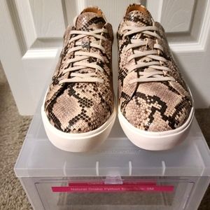 NWOB Clarks Un Maui Lace Sneaker